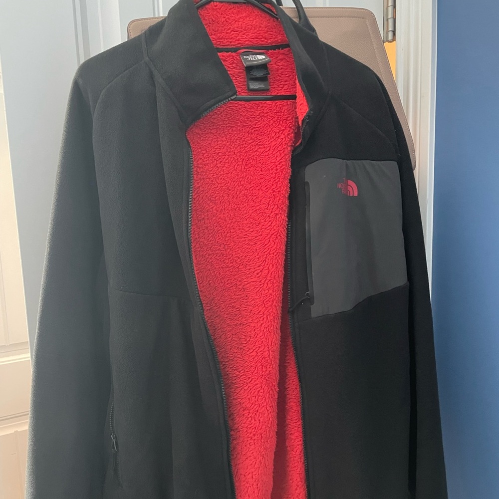 XL Men’s Northface jacket